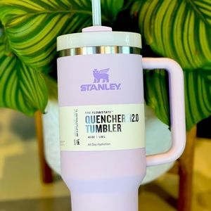 NWT Stanley Quencher H2.0 FlowState™ Tumbler (Soft Matte) 40oz, Orchid HTF